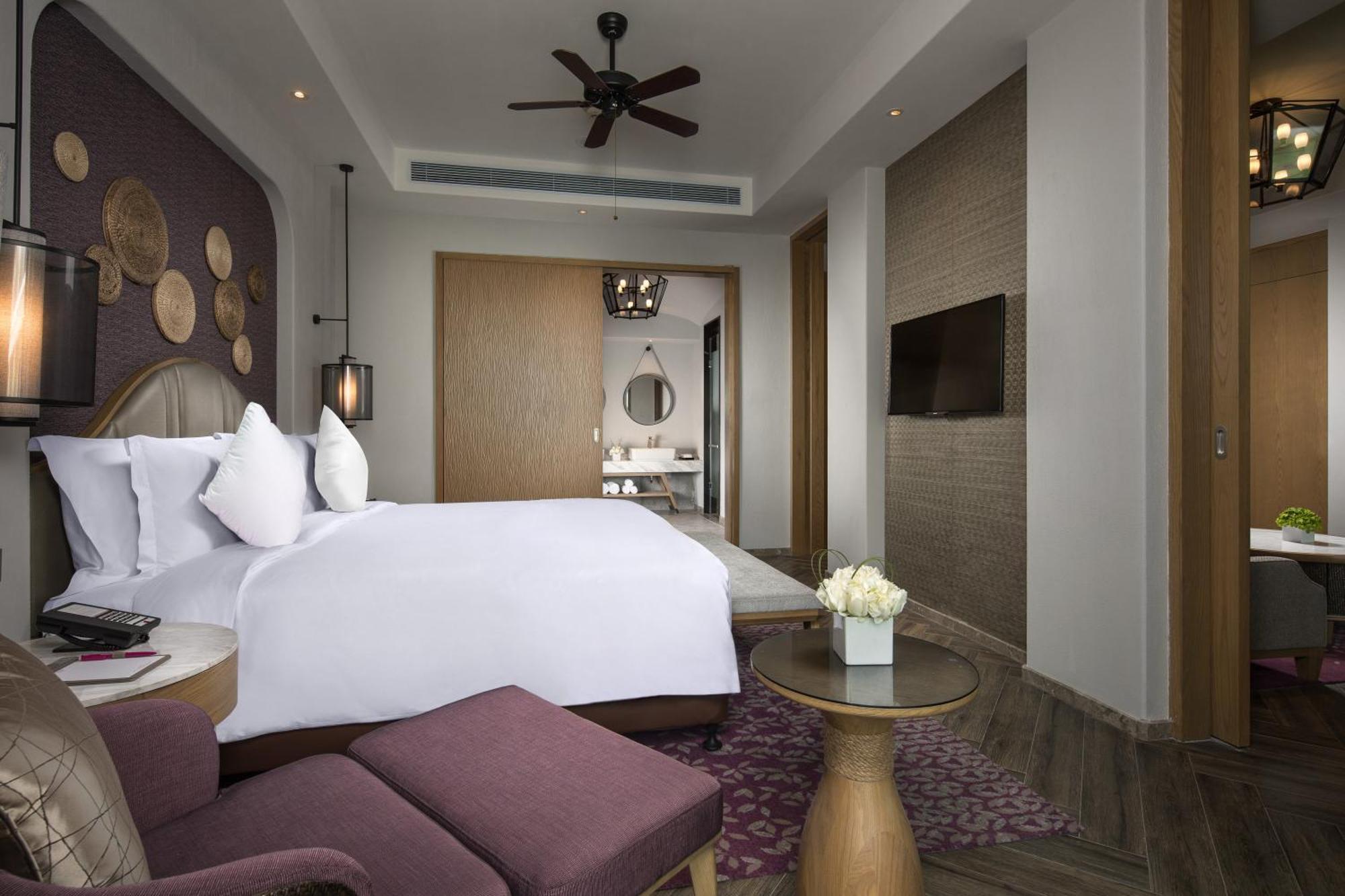 Hotel Crowne Plaza Qingdaoorientalmoviemetropolis By Ihg Exterior foto