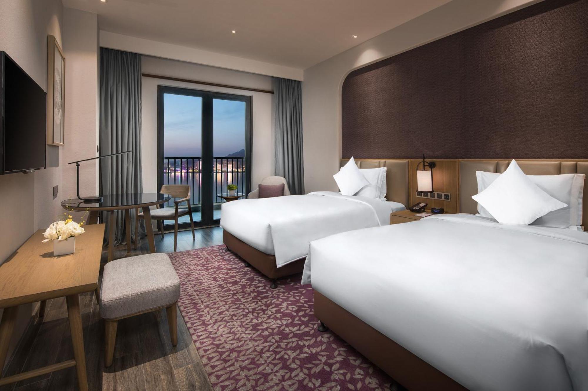 Hotel Crowne Plaza Qingdaoorientalmoviemetropolis By Ihg Exterior foto