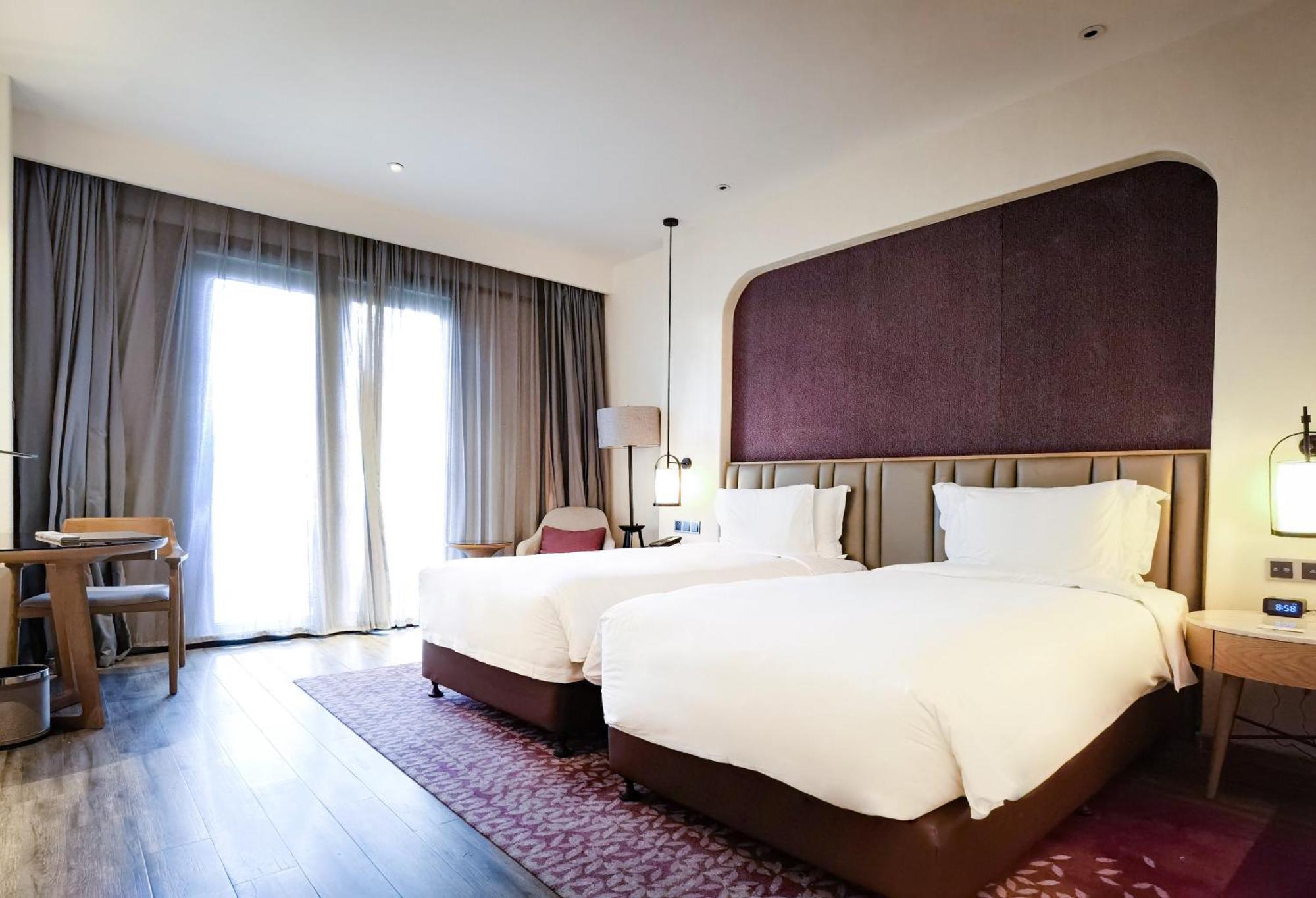 Hotel Crowne Plaza Qingdaoorientalmoviemetropolis By Ihg Exterior foto
