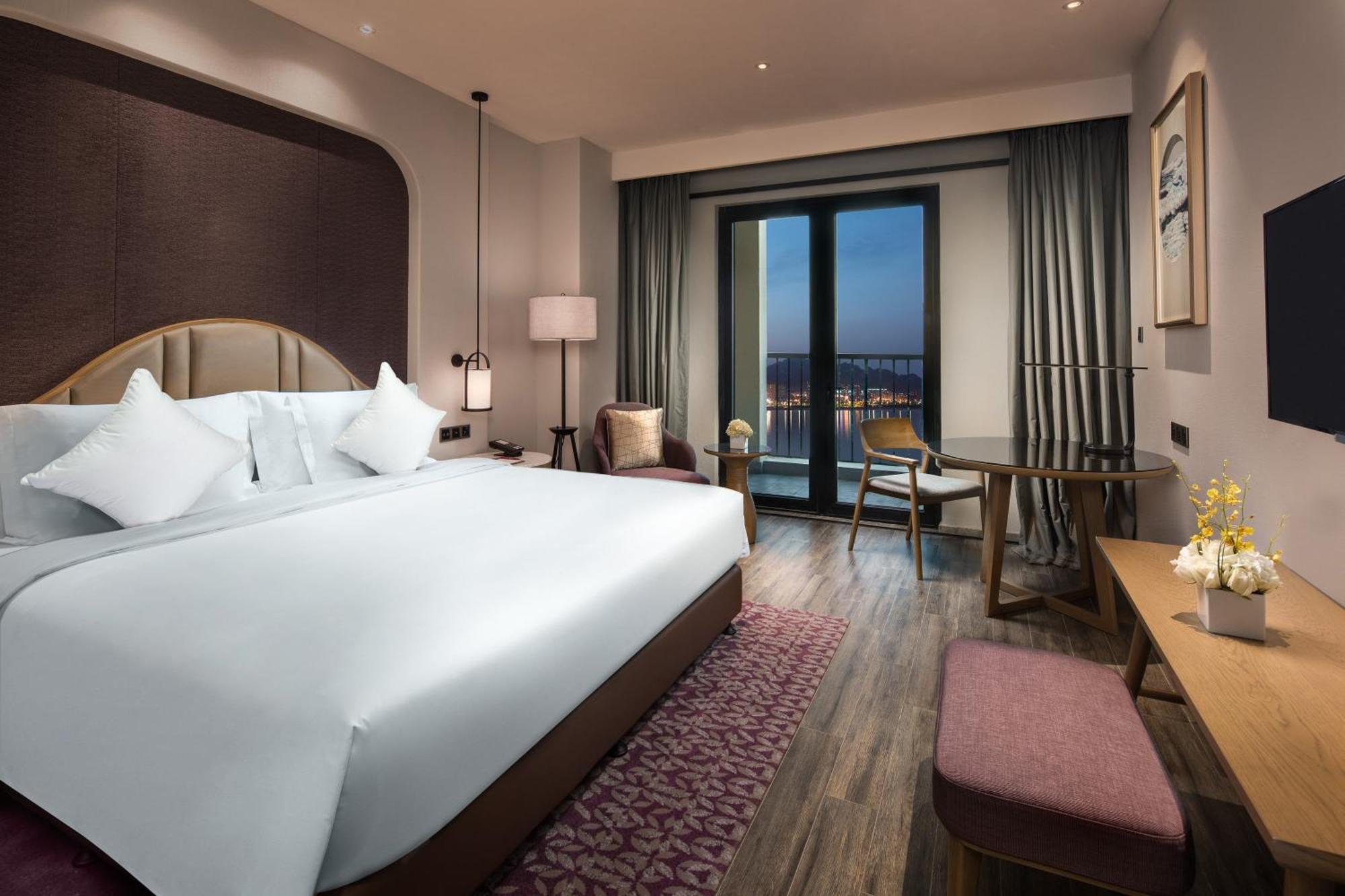 Hotel Crowne Plaza Qingdaoorientalmoviemetropolis By Ihg Exterior foto