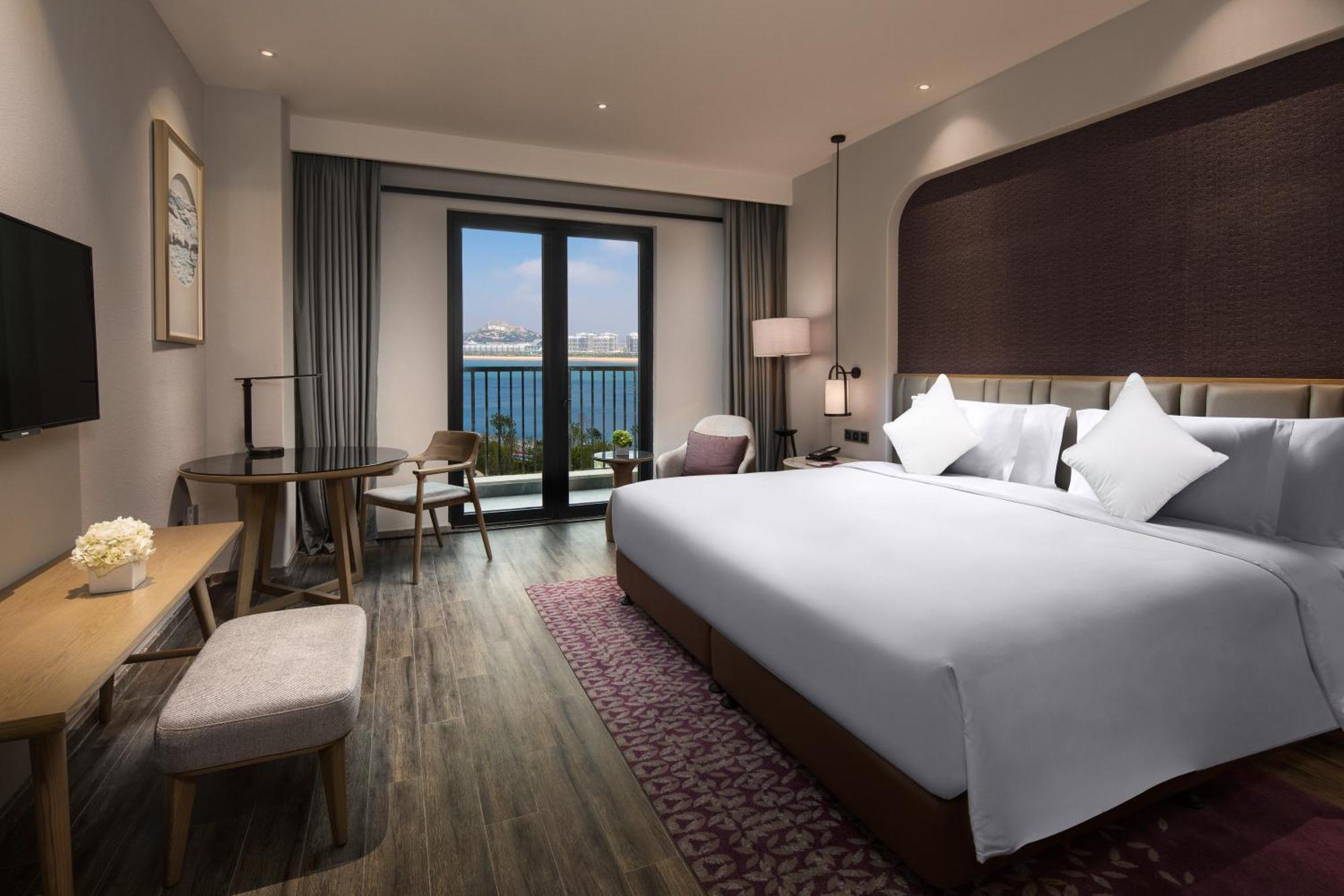 Hotel Crowne Plaza Qingdaoorientalmoviemetropolis By Ihg Exterior foto