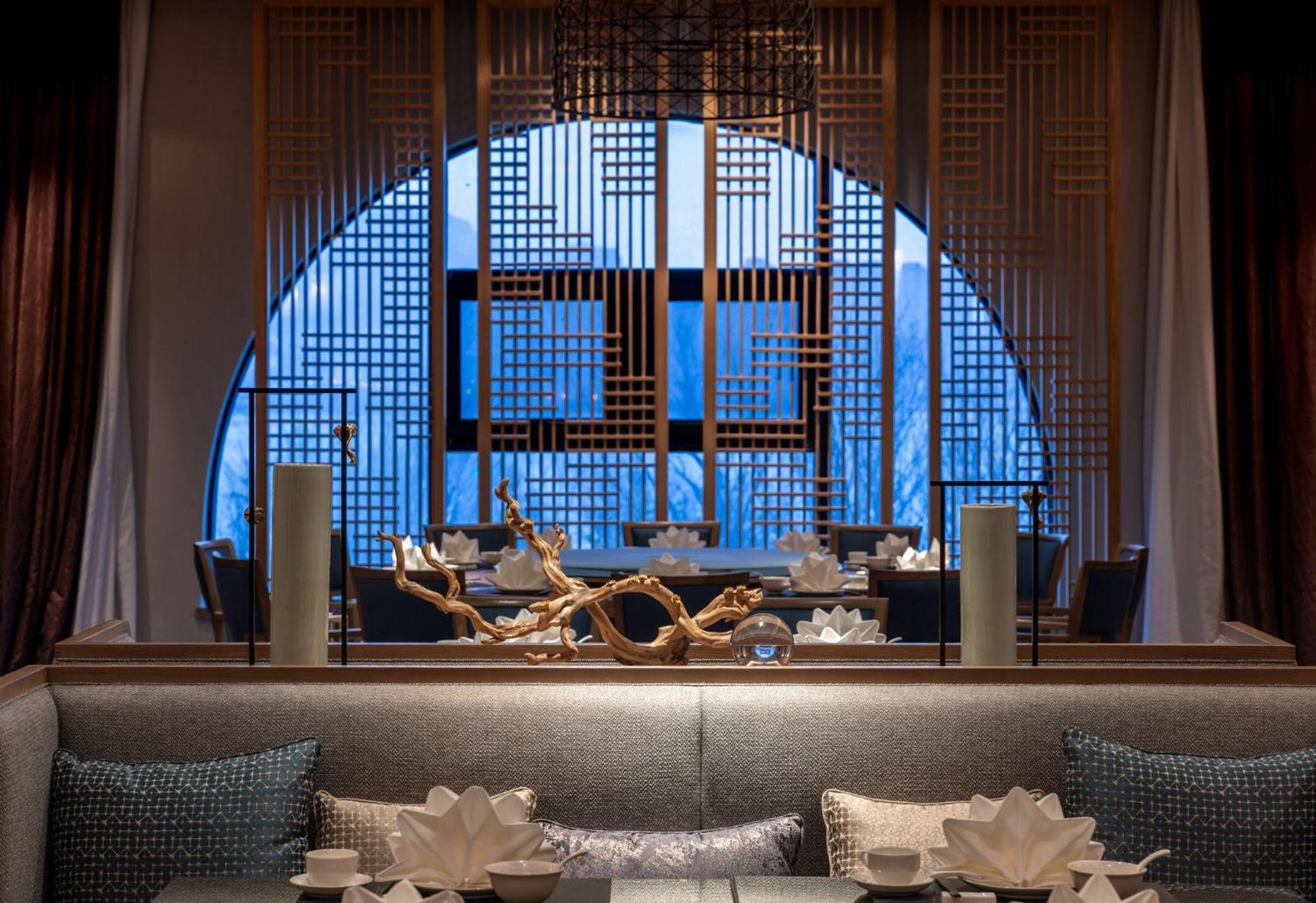 Hotel Crowne Plaza Qingdaoorientalmoviemetropolis By Ihg Exterior foto