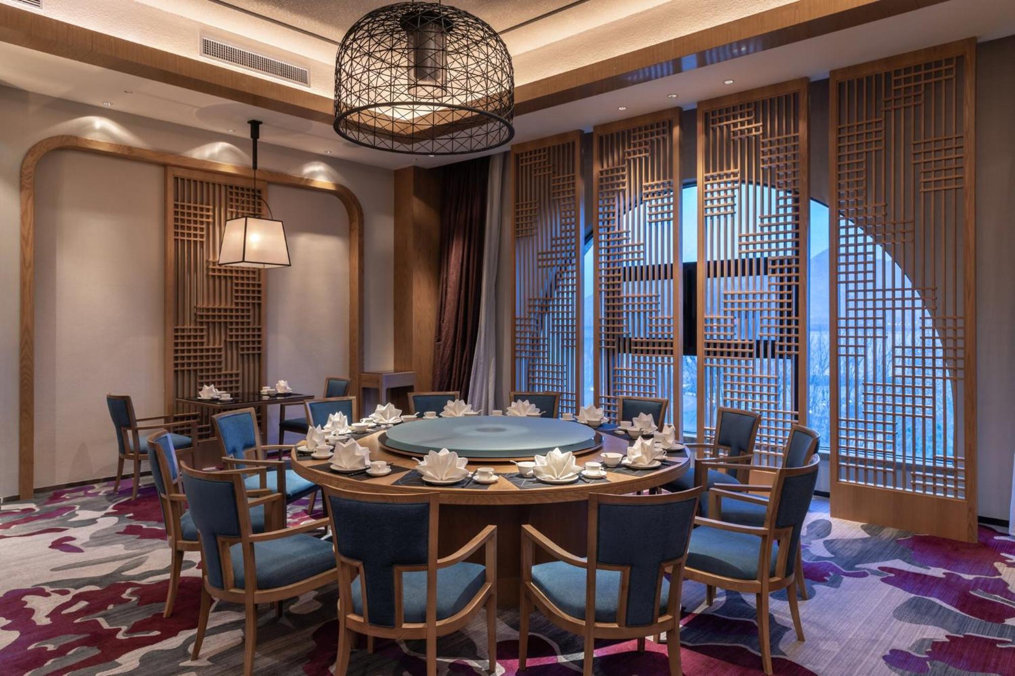 Hotel Crowne Plaza Qingdaoorientalmoviemetropolis By Ihg Exterior foto