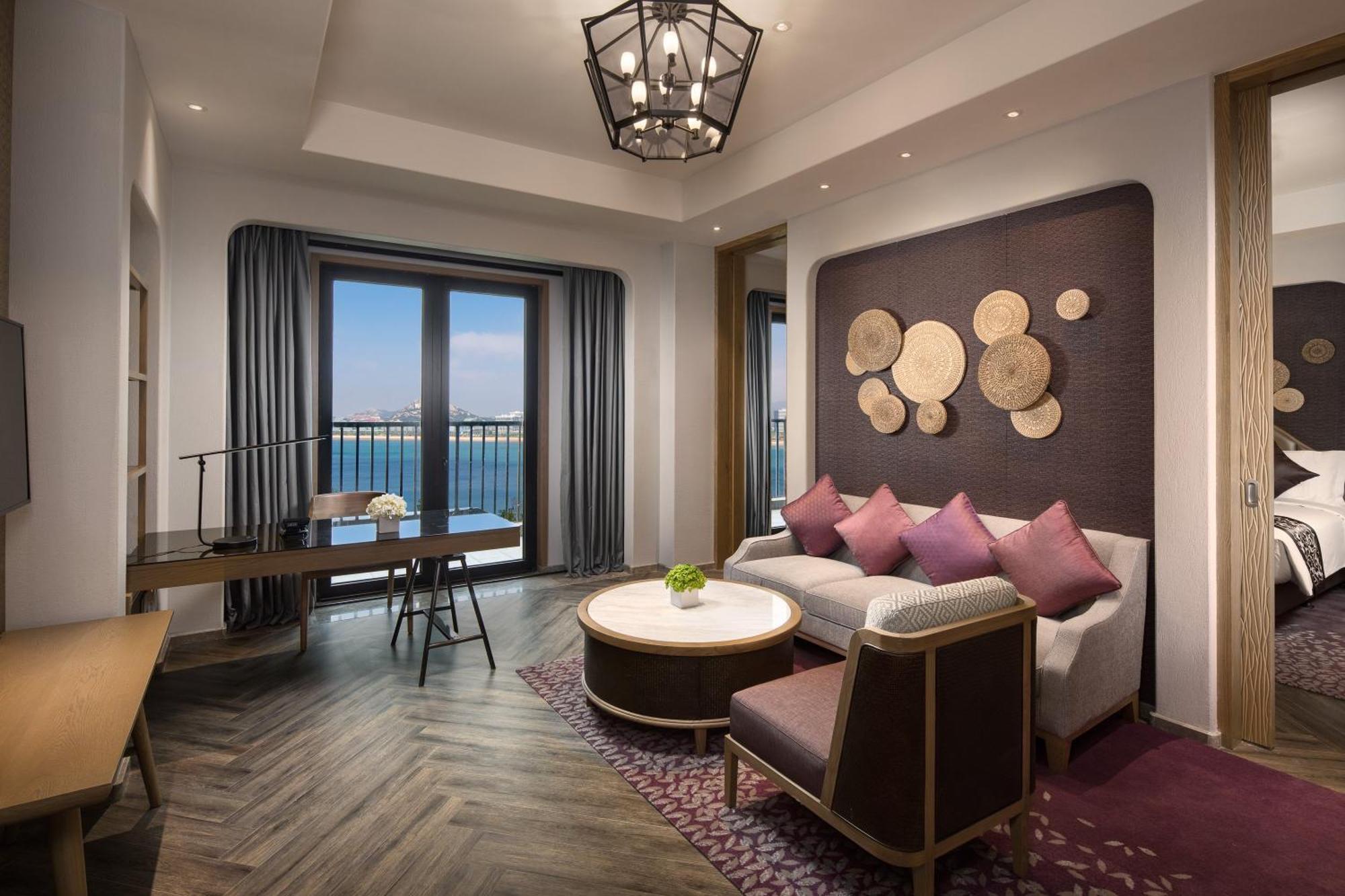 Hotel Crowne Plaza Qingdaoorientalmoviemetropolis By Ihg Exterior foto