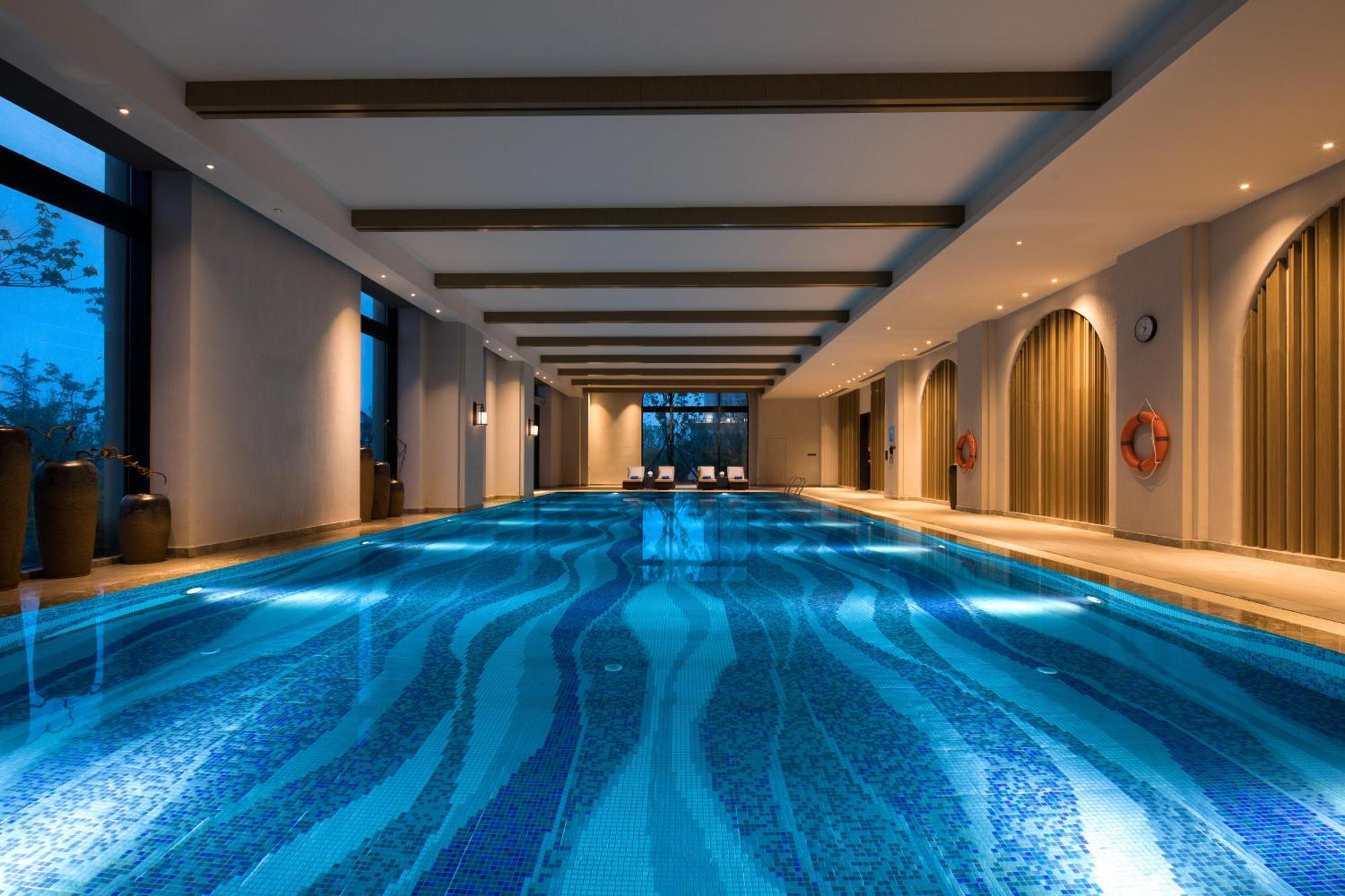 Hotel Crowne Plaza Qingdaoorientalmoviemetropolis By Ihg Exterior foto