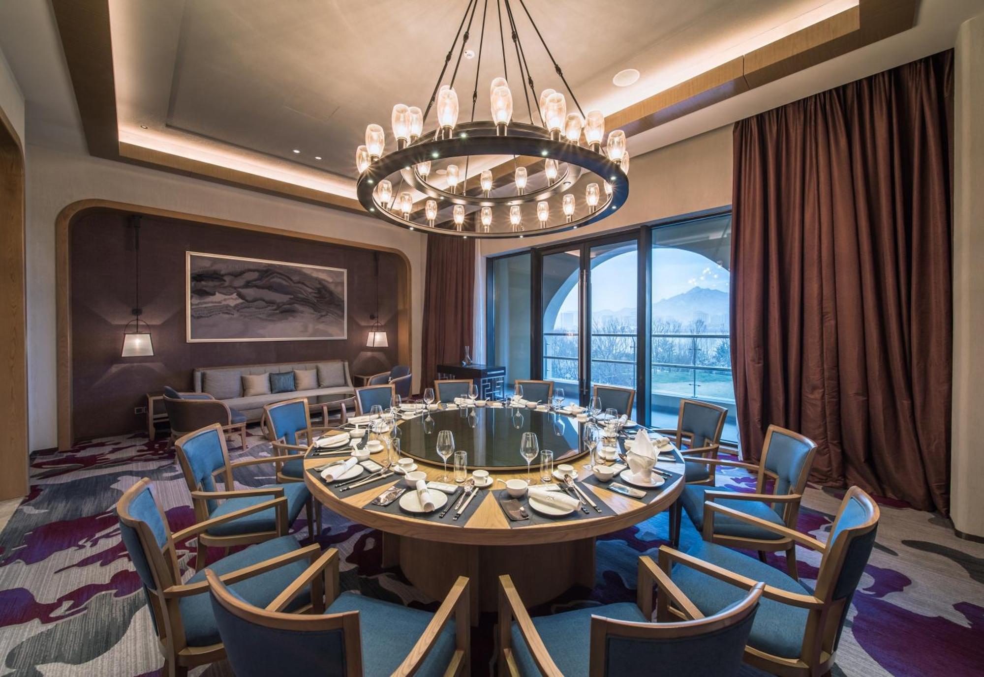 Hotel Crowne Plaza Qingdaoorientalmoviemetropolis By Ihg Exterior foto