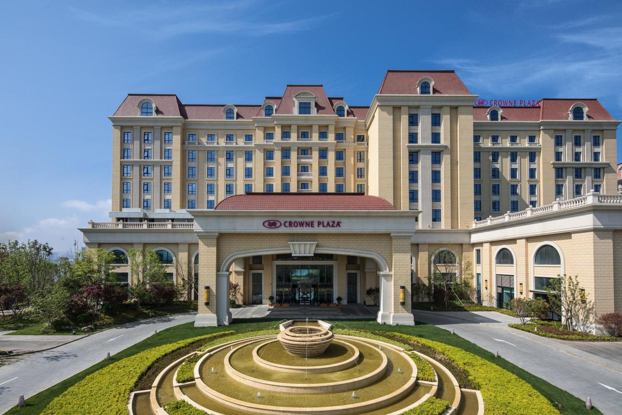 Hotel Crowne Plaza Qingdaoorientalmoviemetropolis By Ihg Exterior foto