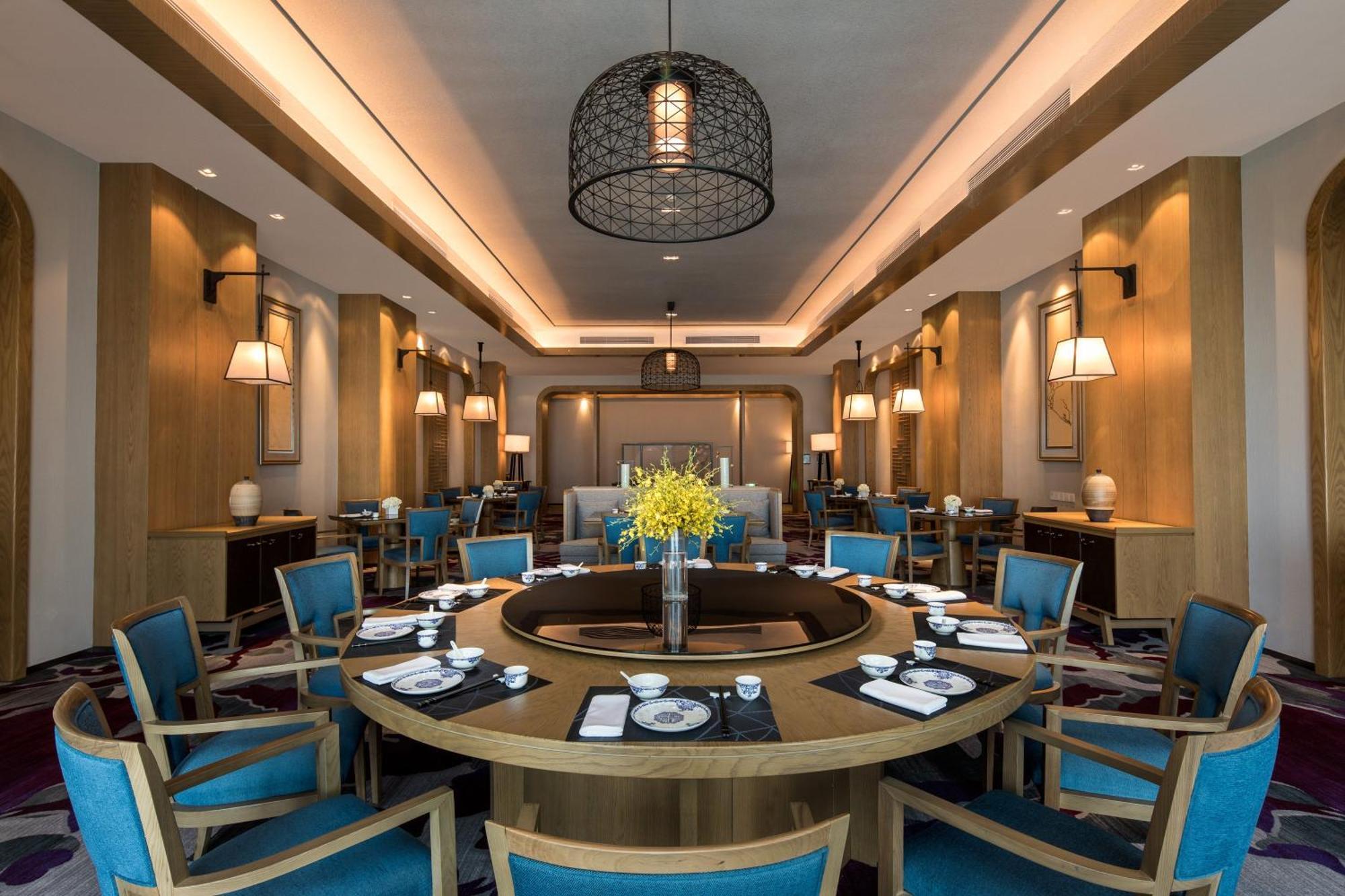 Hotel Crowne Plaza Qingdaoorientalmoviemetropolis By Ihg Exterior foto