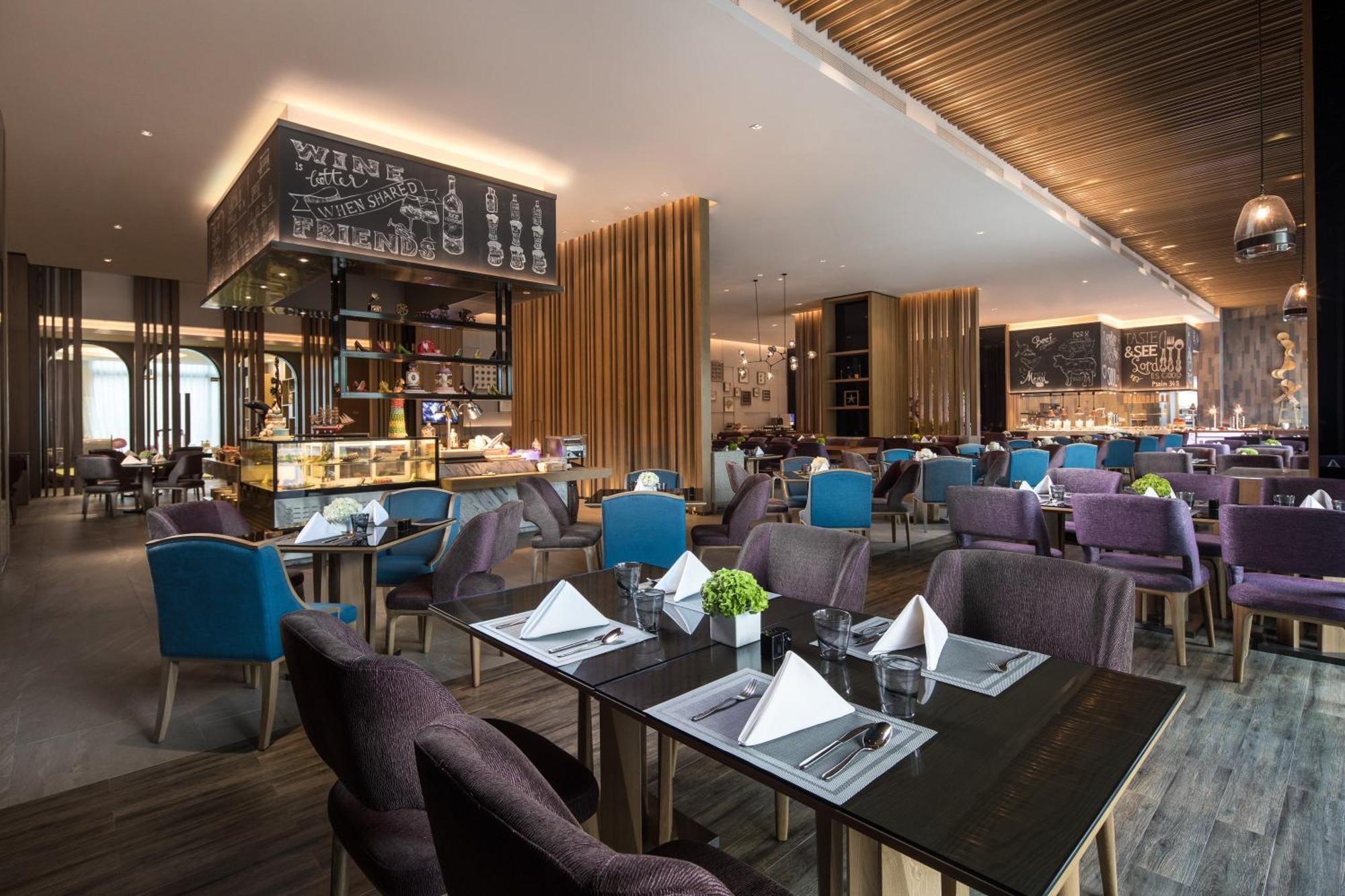 Hotel Crowne Plaza Qingdaoorientalmoviemetropolis By Ihg Exterior foto