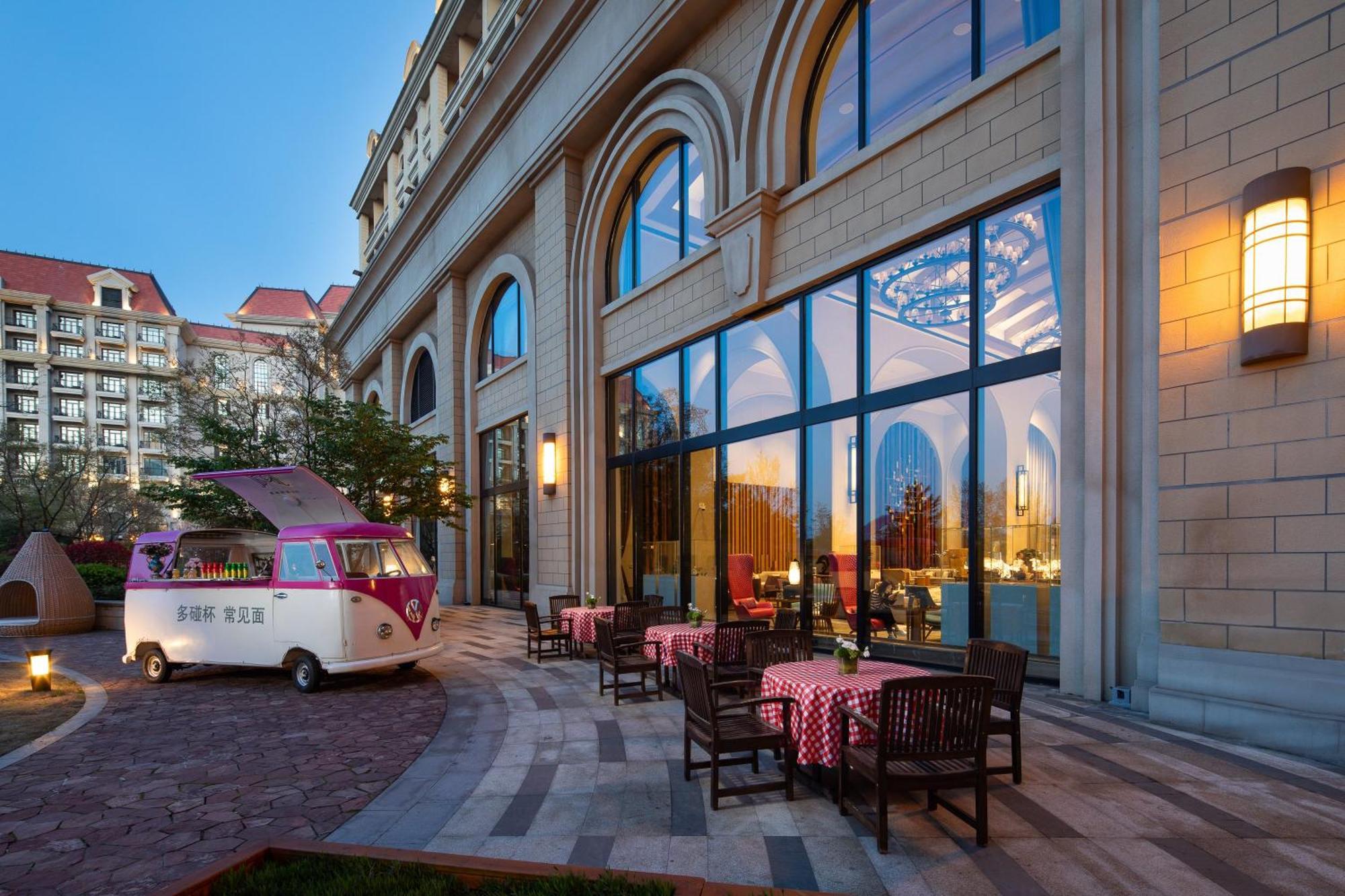 Hotel Crowne Plaza Qingdaoorientalmoviemetropolis By Ihg Exterior foto