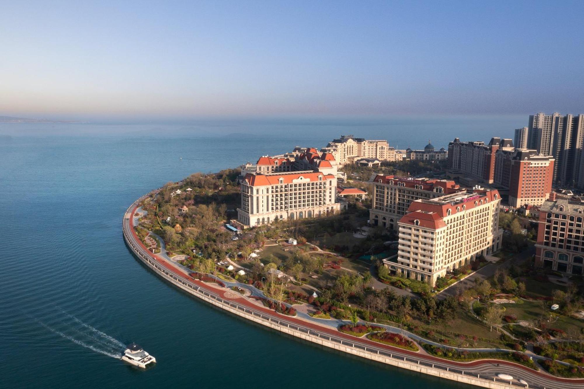 Hotel Crowne Plaza Qingdaoorientalmoviemetropolis By Ihg Exterior foto